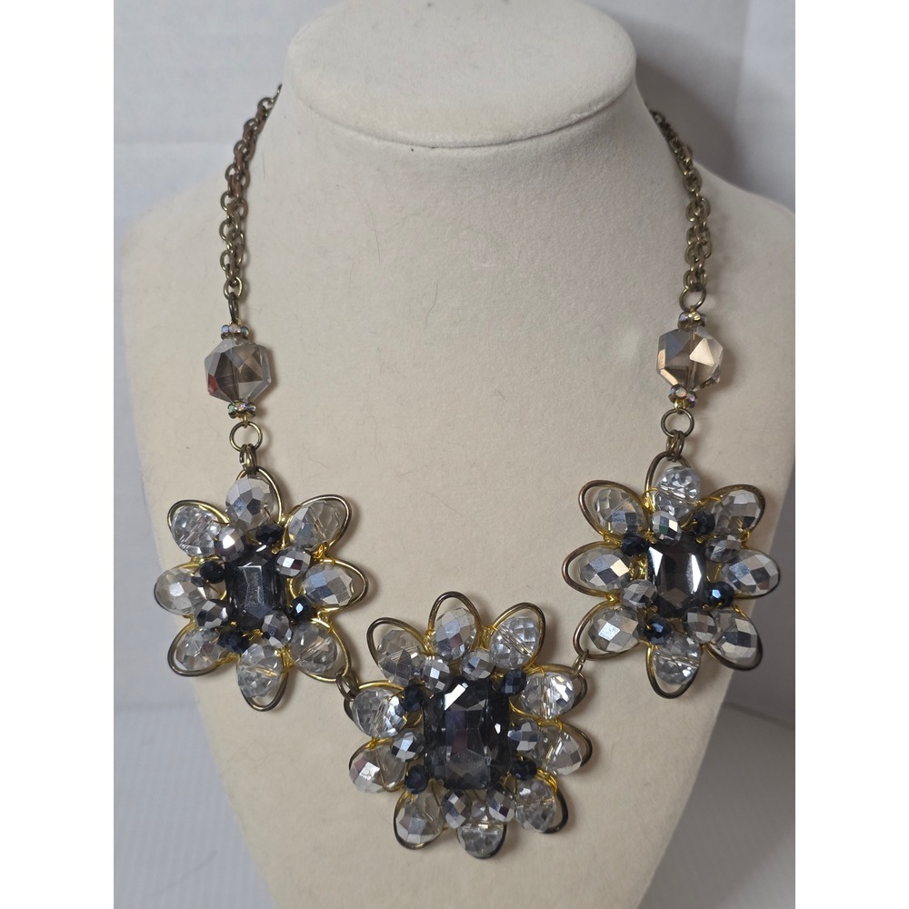 Unbranded Crystal Flower Bib Necklace OS Grey Fair Statement Jewelry